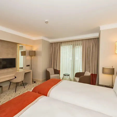 Mare Park & 4*