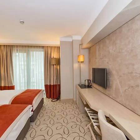 Hotel Mare Park & 4*