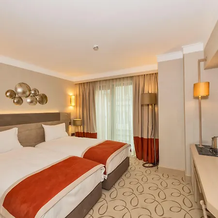Mare Park Hotell 4*