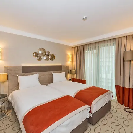 Hotel Mare Park & 4*