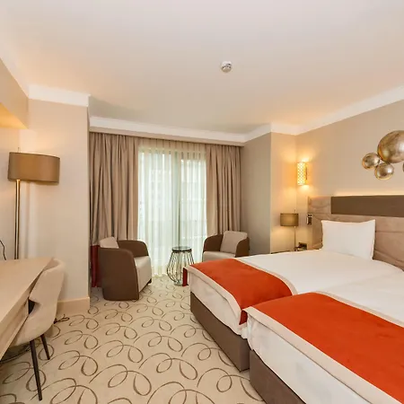 Hotel Mare Park & 4*